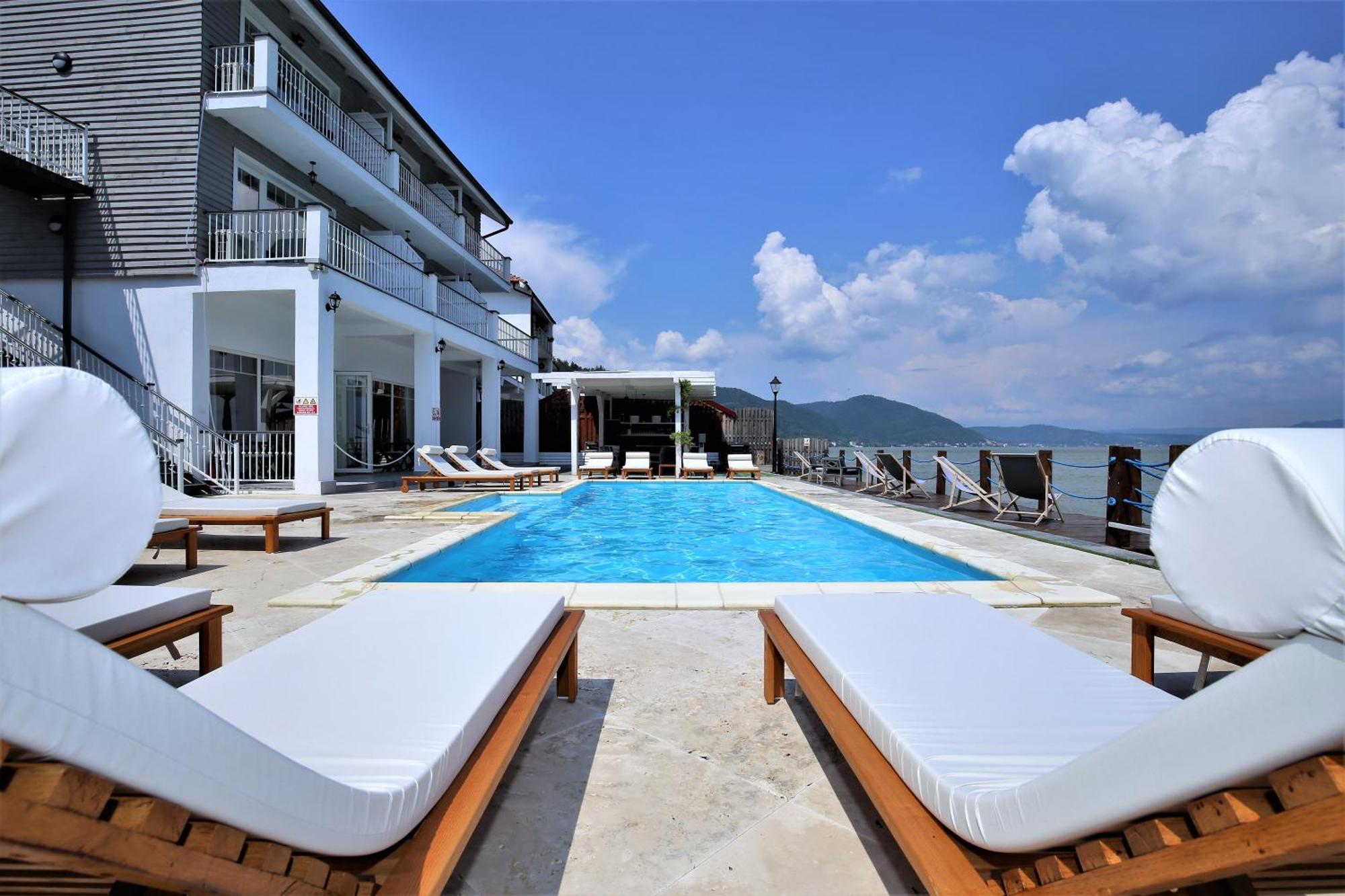 Serenity Ieşelniţa Exterior foto